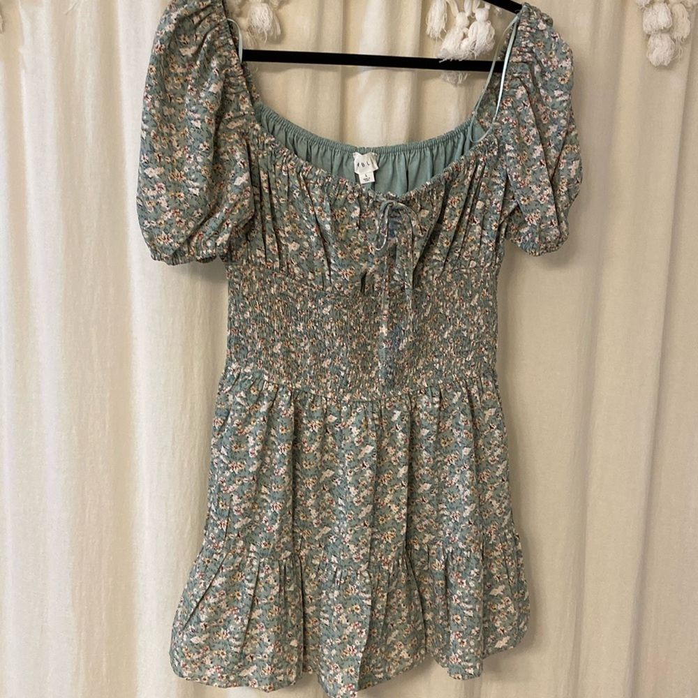 Off the shoulder or on the shoulder dress